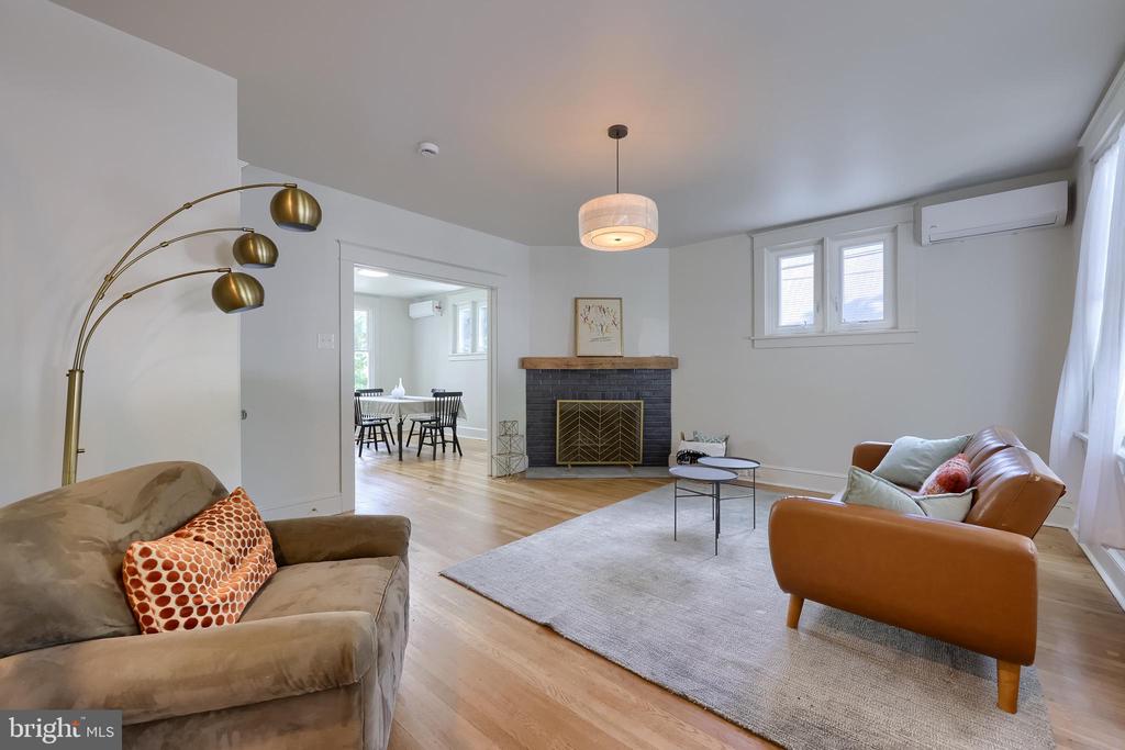 1115 W CLAY STREET
