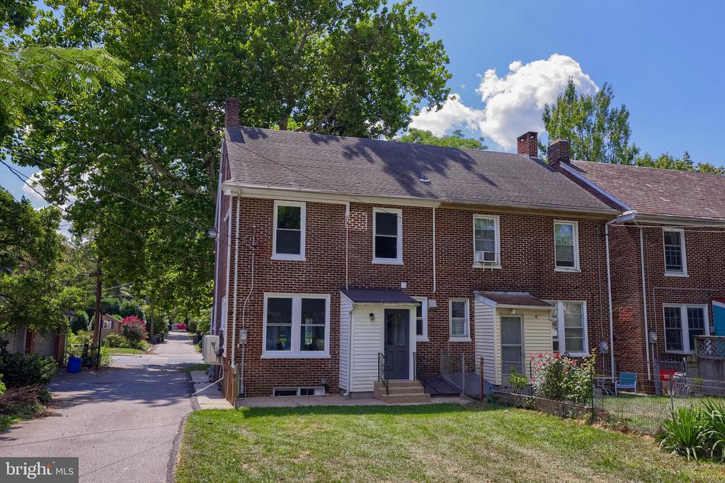 1115 W CLAY STREET
