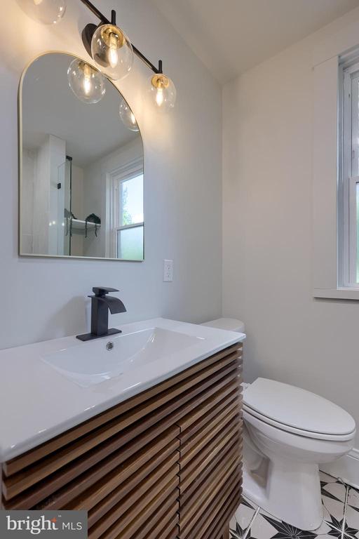 1115 W CLAY STREET