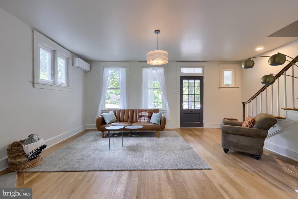 1115 W CLAY STREET