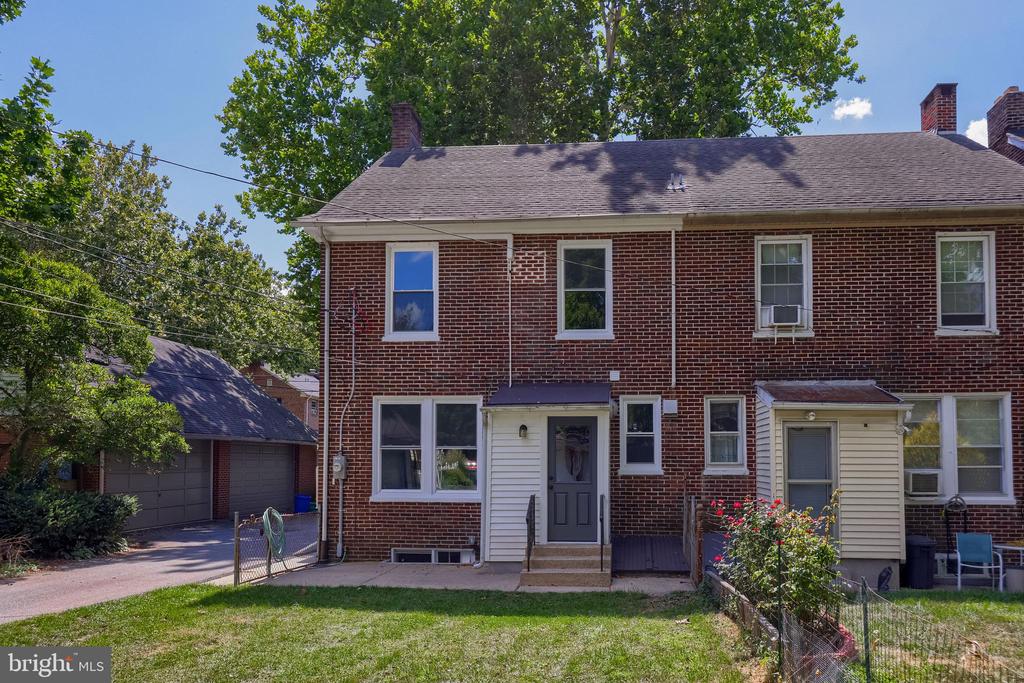 1115 W CLAY STREET