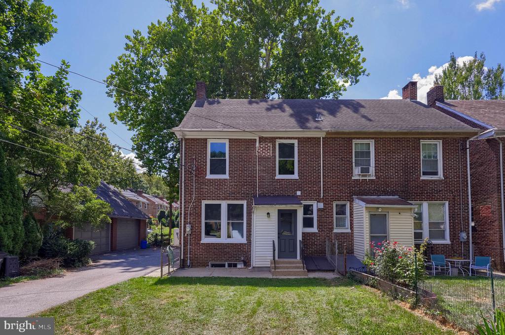 1115 W CLAY STREET