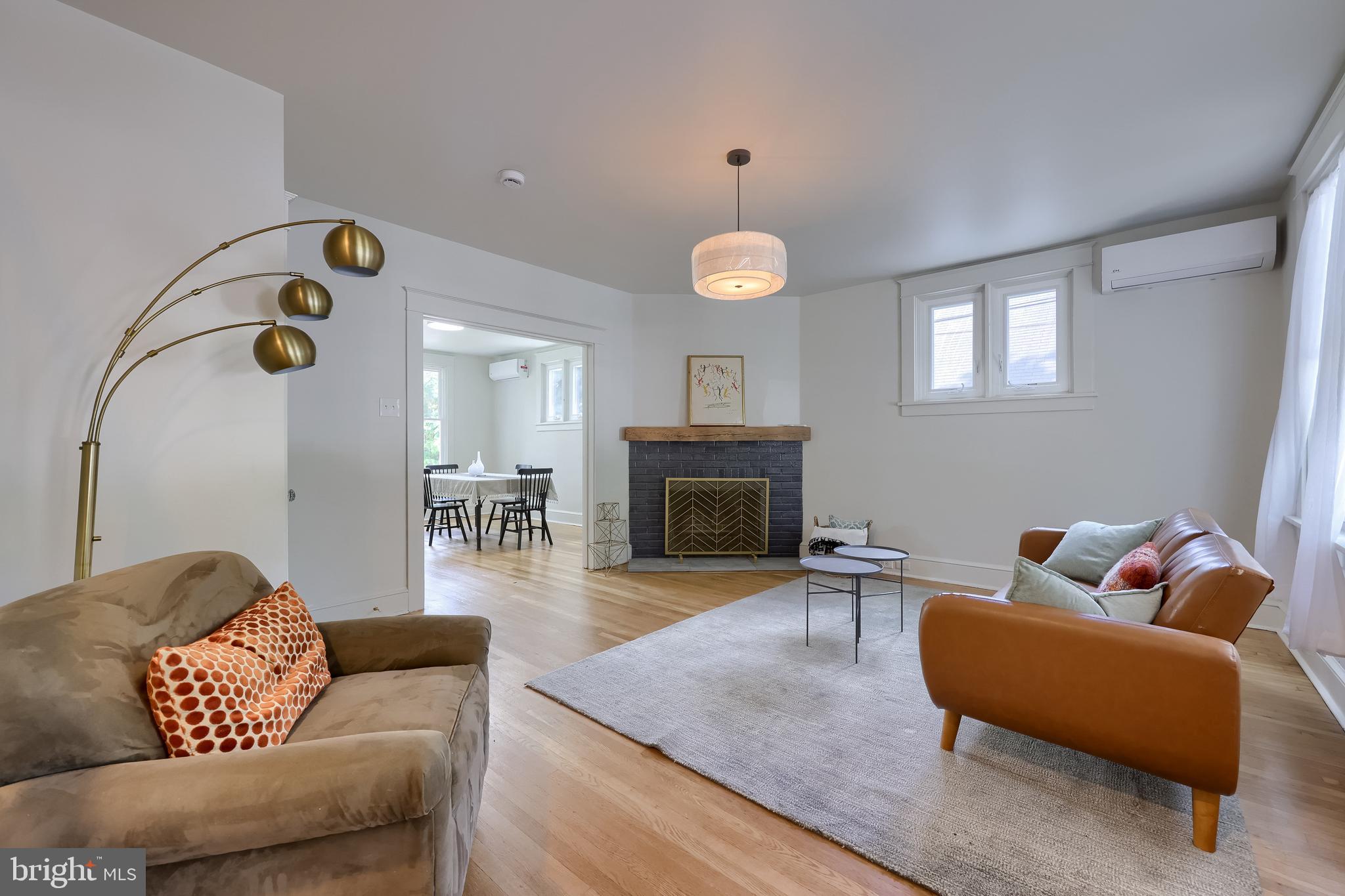 1115 W CLAY STREET