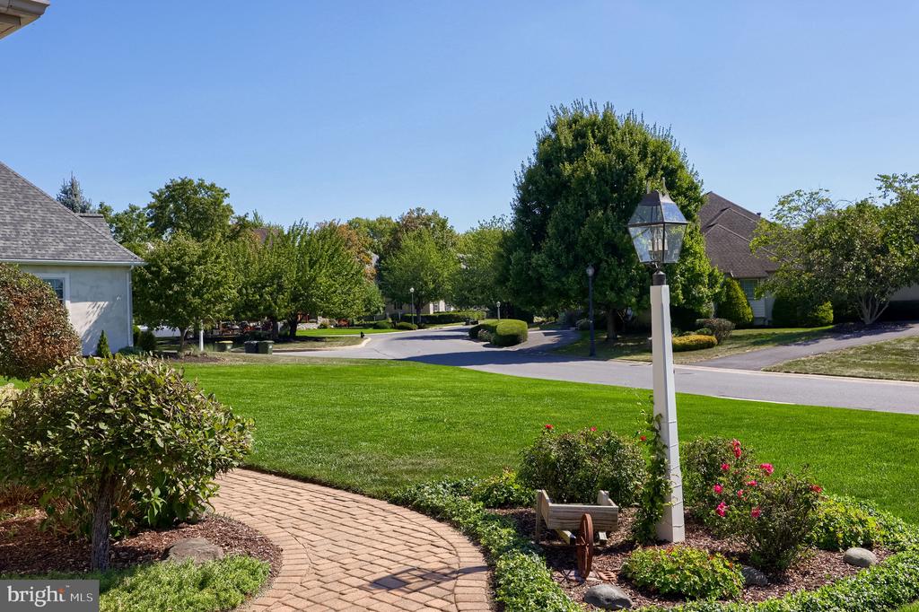 708 GOOSE NECK DRIVE