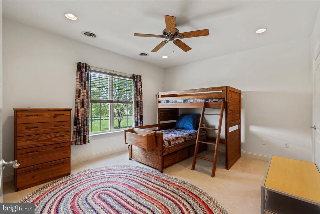708 GOOSE NECK DRIVE