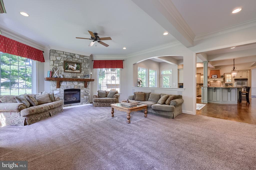 708 GOOSE NECK DRIVE