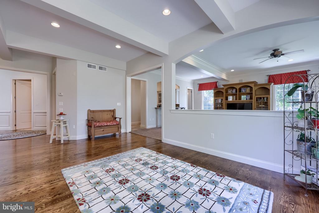 708 GOOSE NECK DRIVE