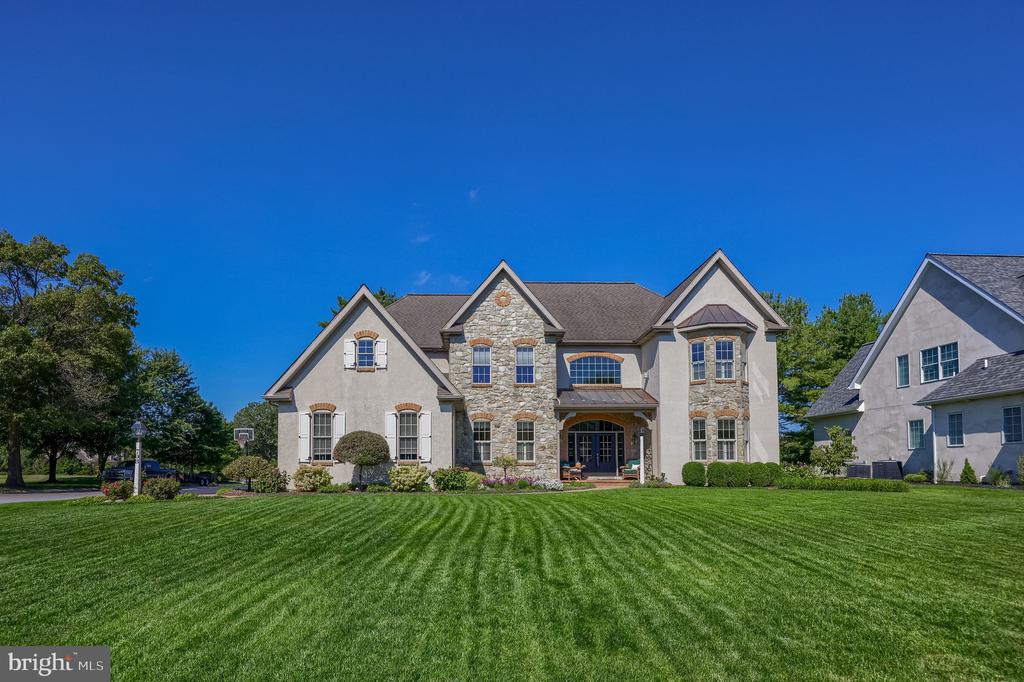708 GOOSE NECK DRIVE