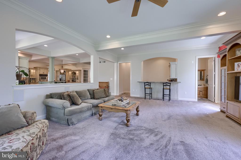 708 GOOSE NECK DRIVE