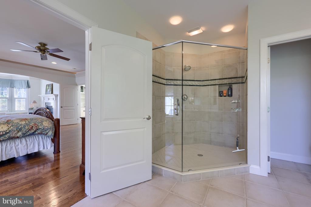 708 GOOSE NECK DRIVE
