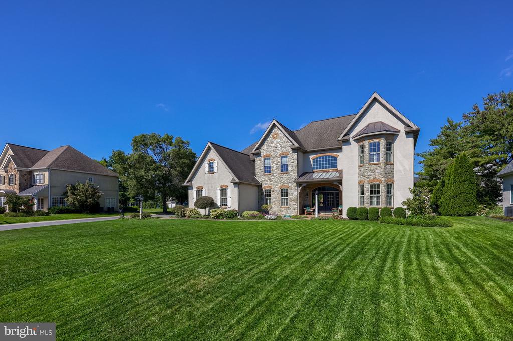 708 GOOSE NECK DRIVE