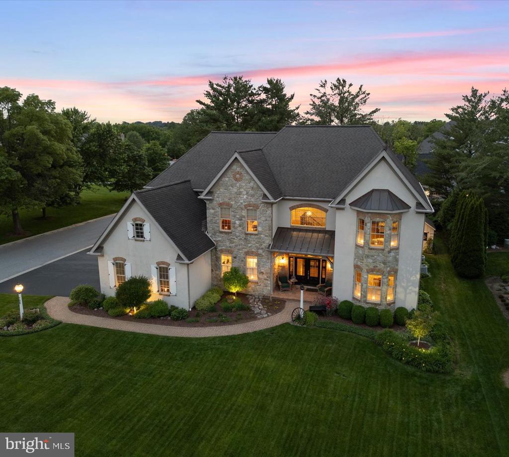 708 GOOSE NECK DRIVE
