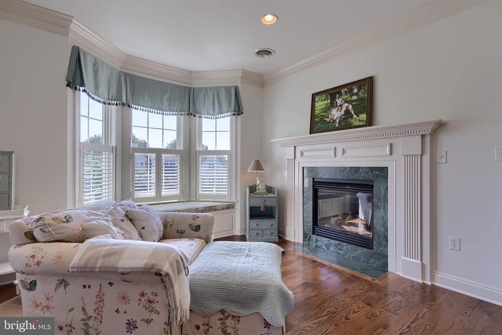 708 GOOSE NECK DRIVE