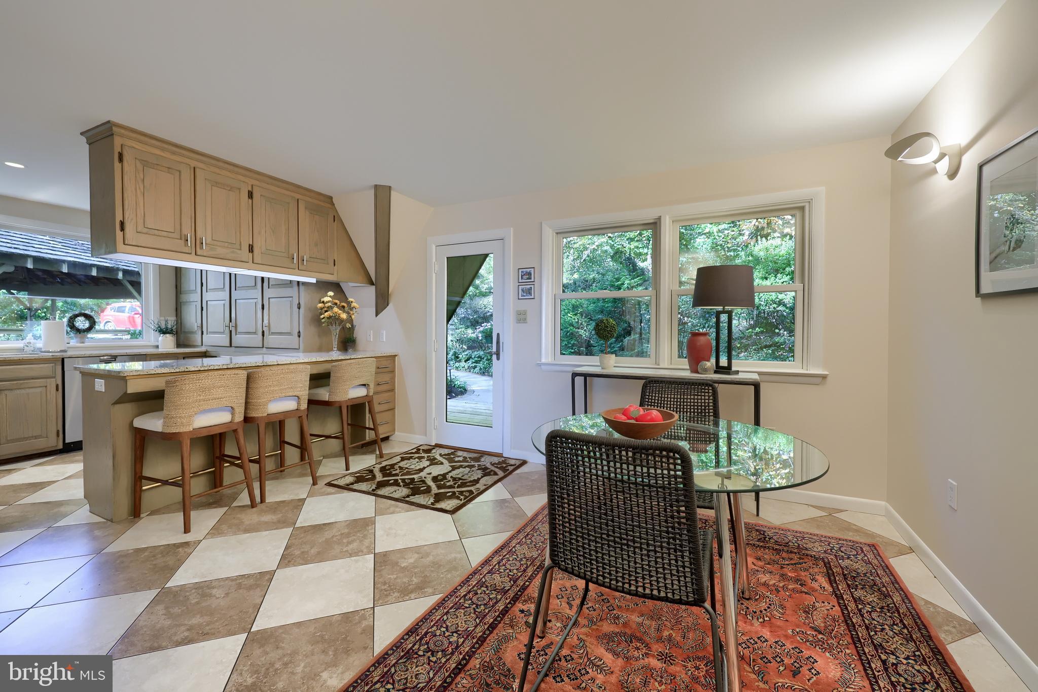 2487 CHESTNUT RIDGE DRIVE