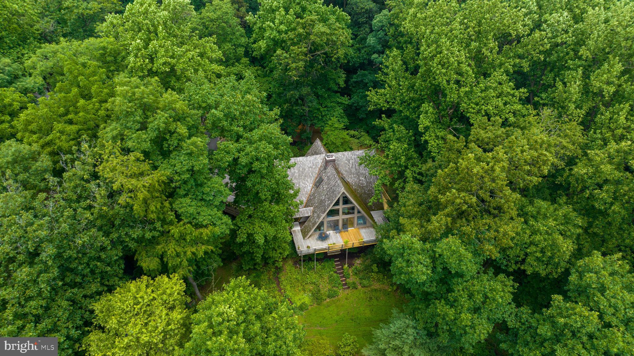 2487 CHESTNUT RIDGE DRIVE