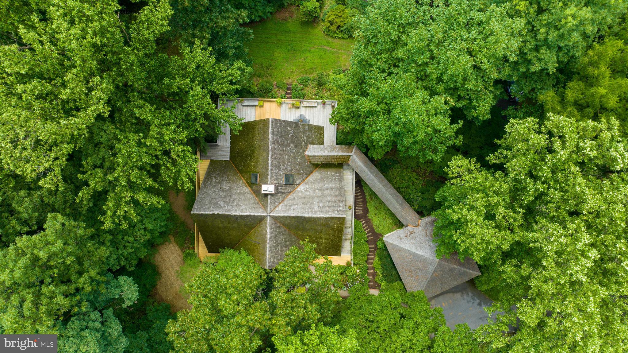 2487 CHESTNUT RIDGE DRIVE