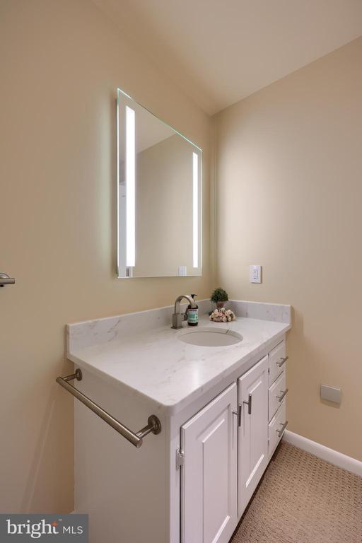 2487 CHESTNUT RIDGE DRIVE