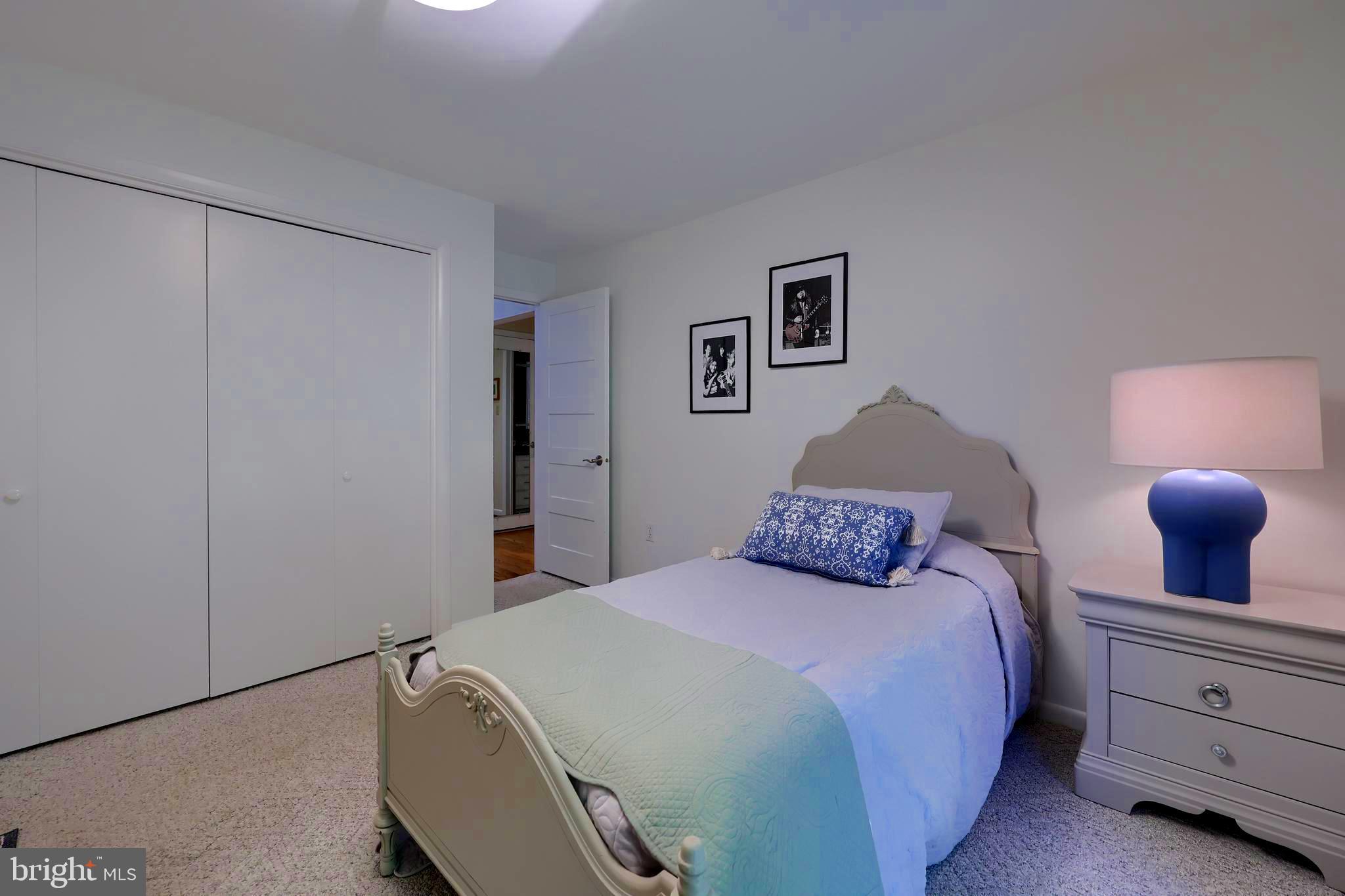 2487 CHESTNUT RIDGE DRIVE