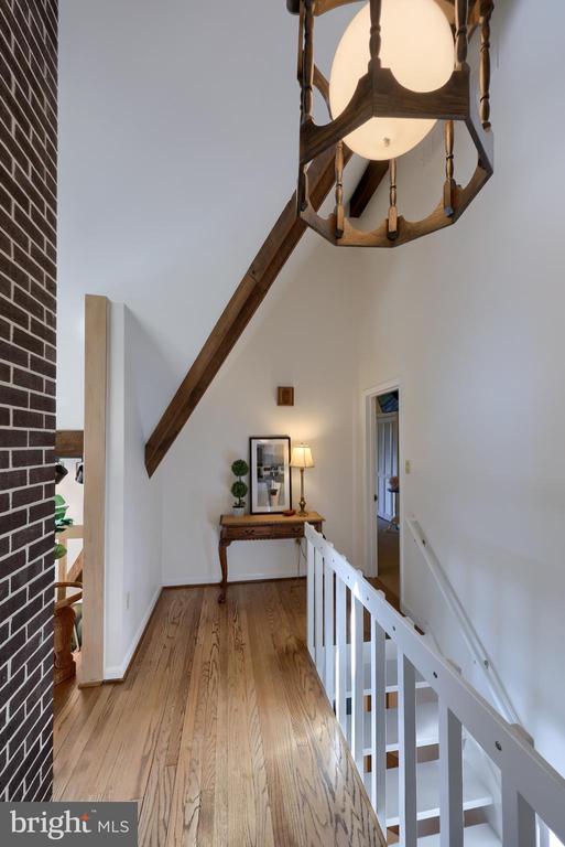 2487 CHESTNUT RIDGE DRIVE