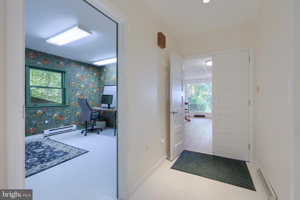 2487 CHESTNUT RIDGE DRIVE