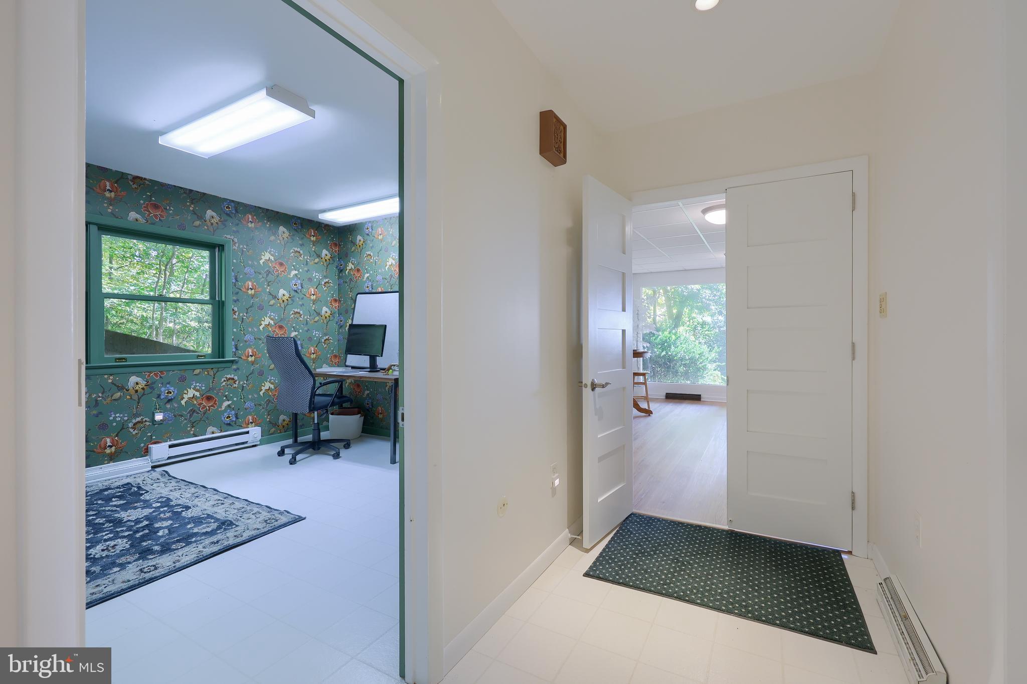 2487 CHESTNUT RIDGE DRIVE