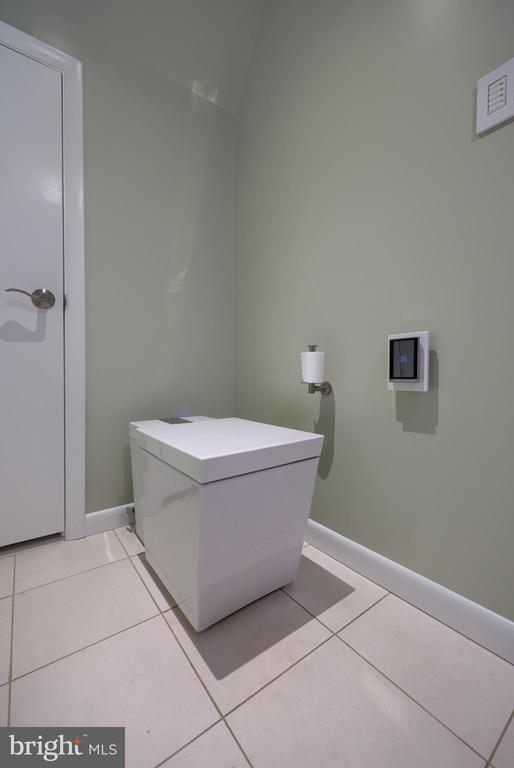 2487 CHESTNUT RIDGE DRIVE