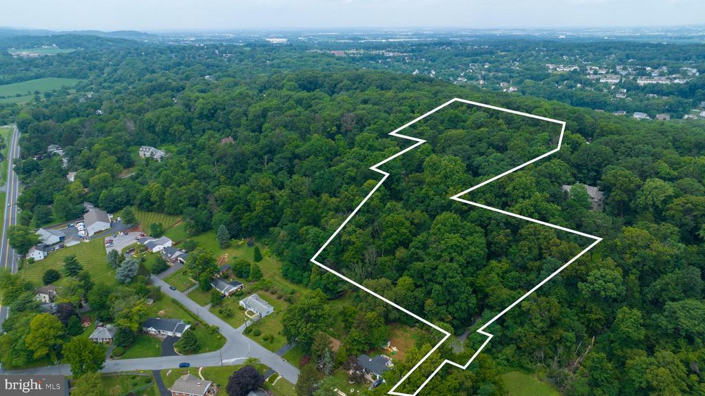 2487 CHESTNUT RIDGE DRIVE