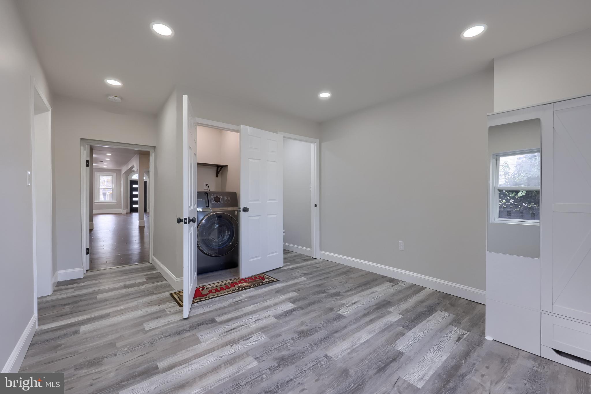 657 W ORANGE STREET
