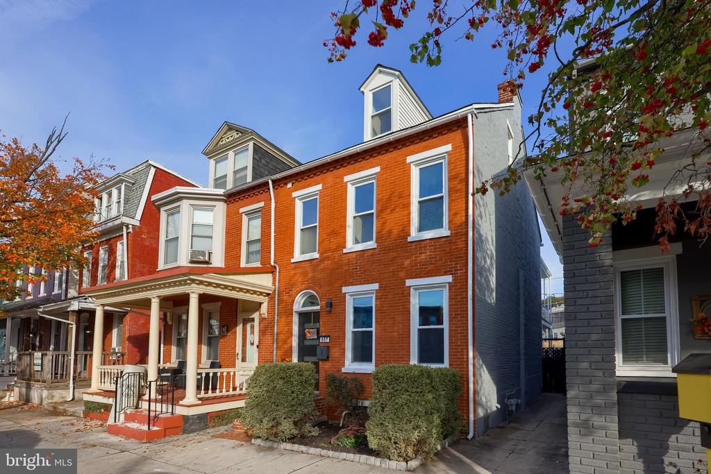 657 W ORANGE STREET
