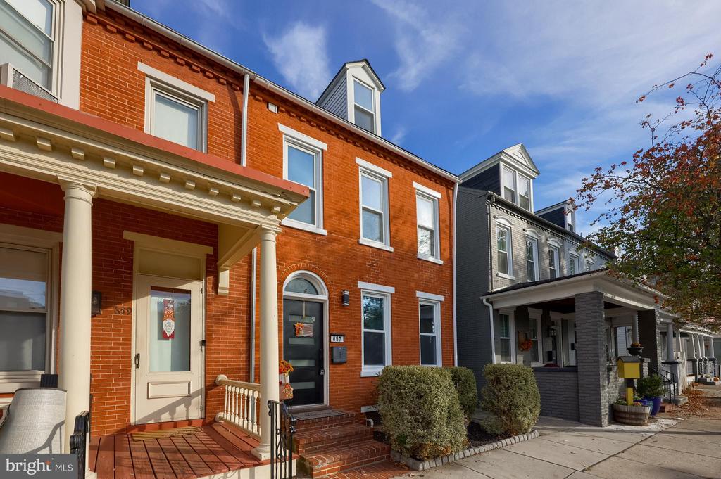 657 W ORANGE STREET