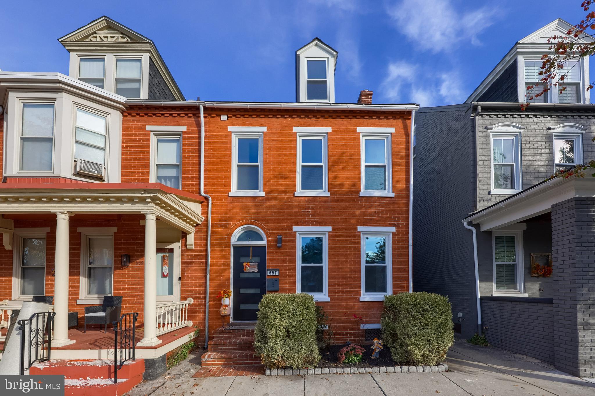 657 W ORANGE STREET