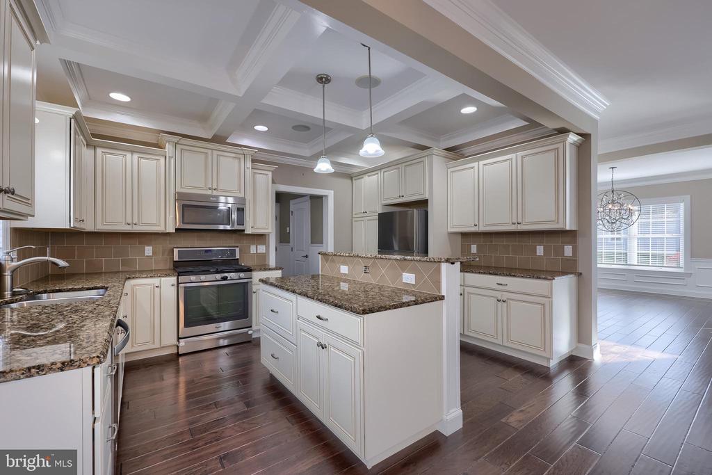638 CHISWELL PLACE