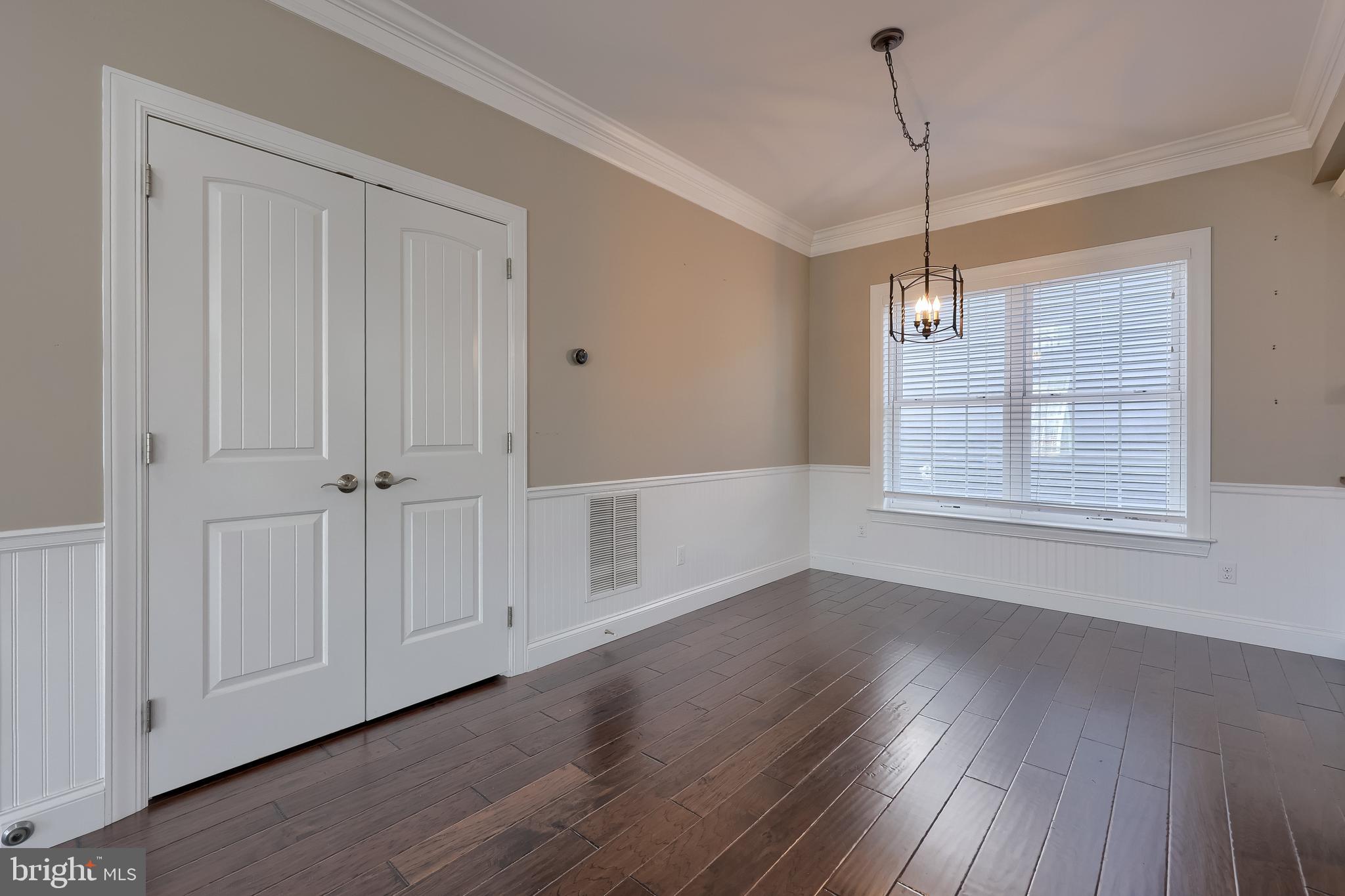 638 CHISWELL PLACE