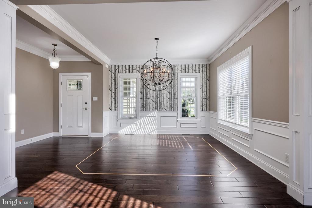638 CHISWELL PLACE