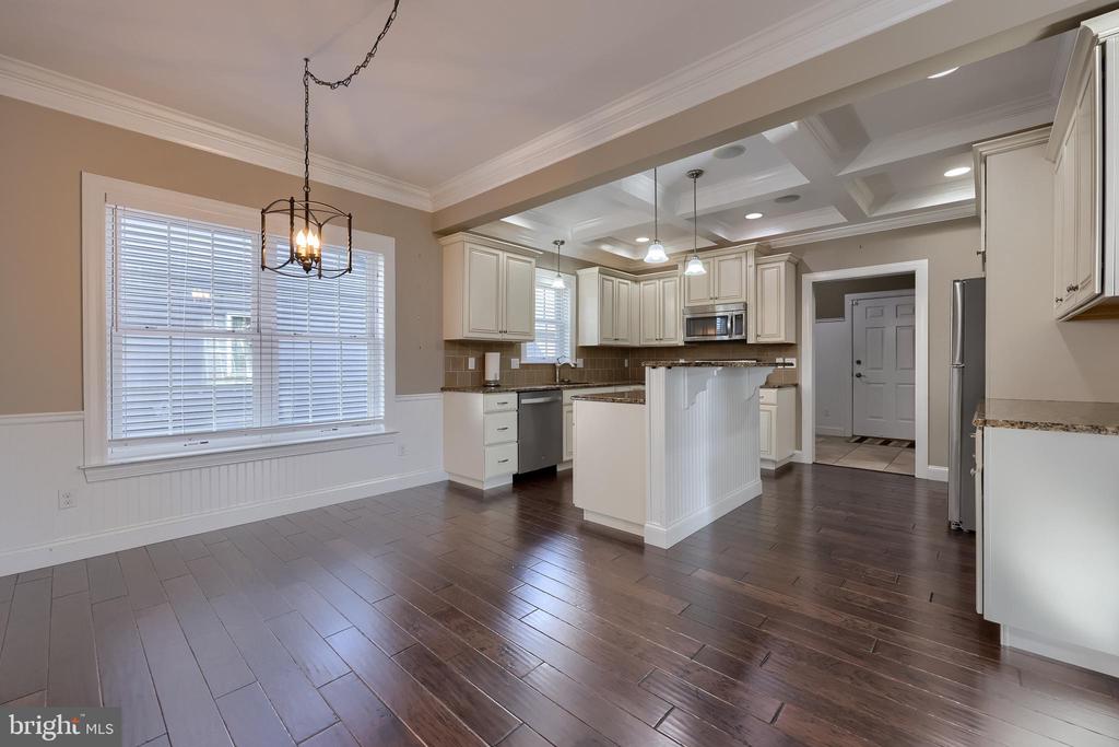 638 CHISWELL PLACE