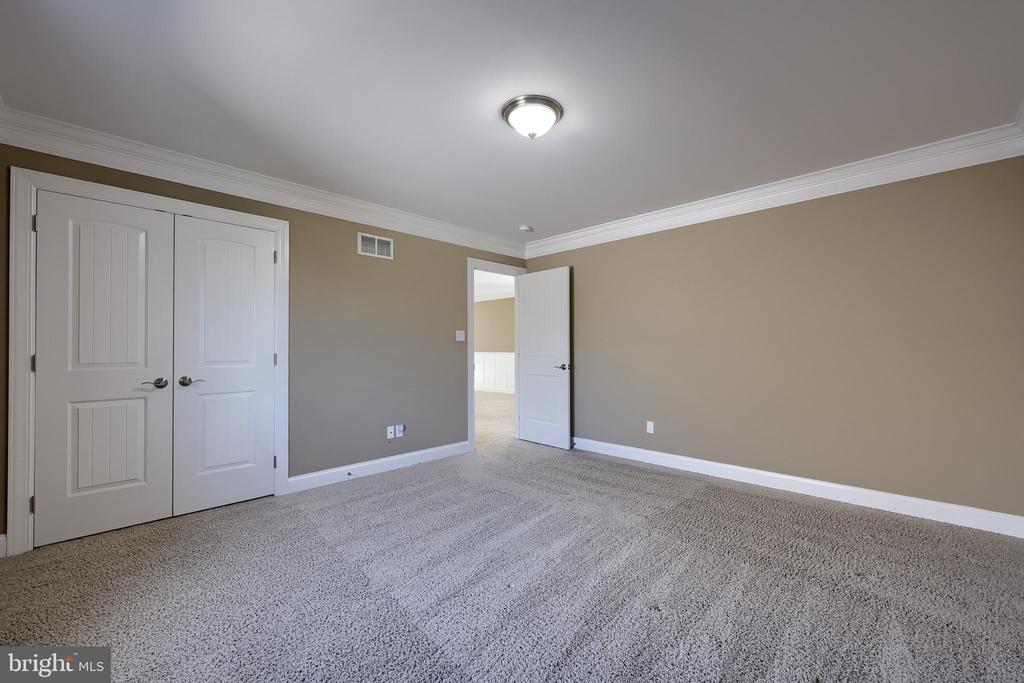 638 CHISWELL PLACE