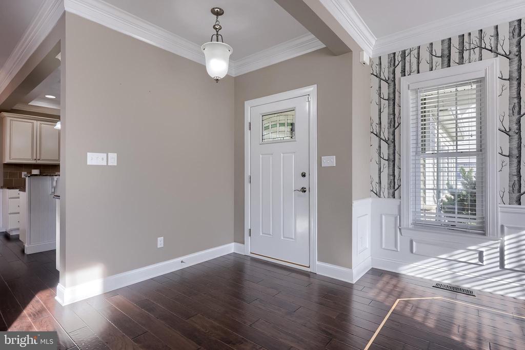 638 CHISWELL PLACE