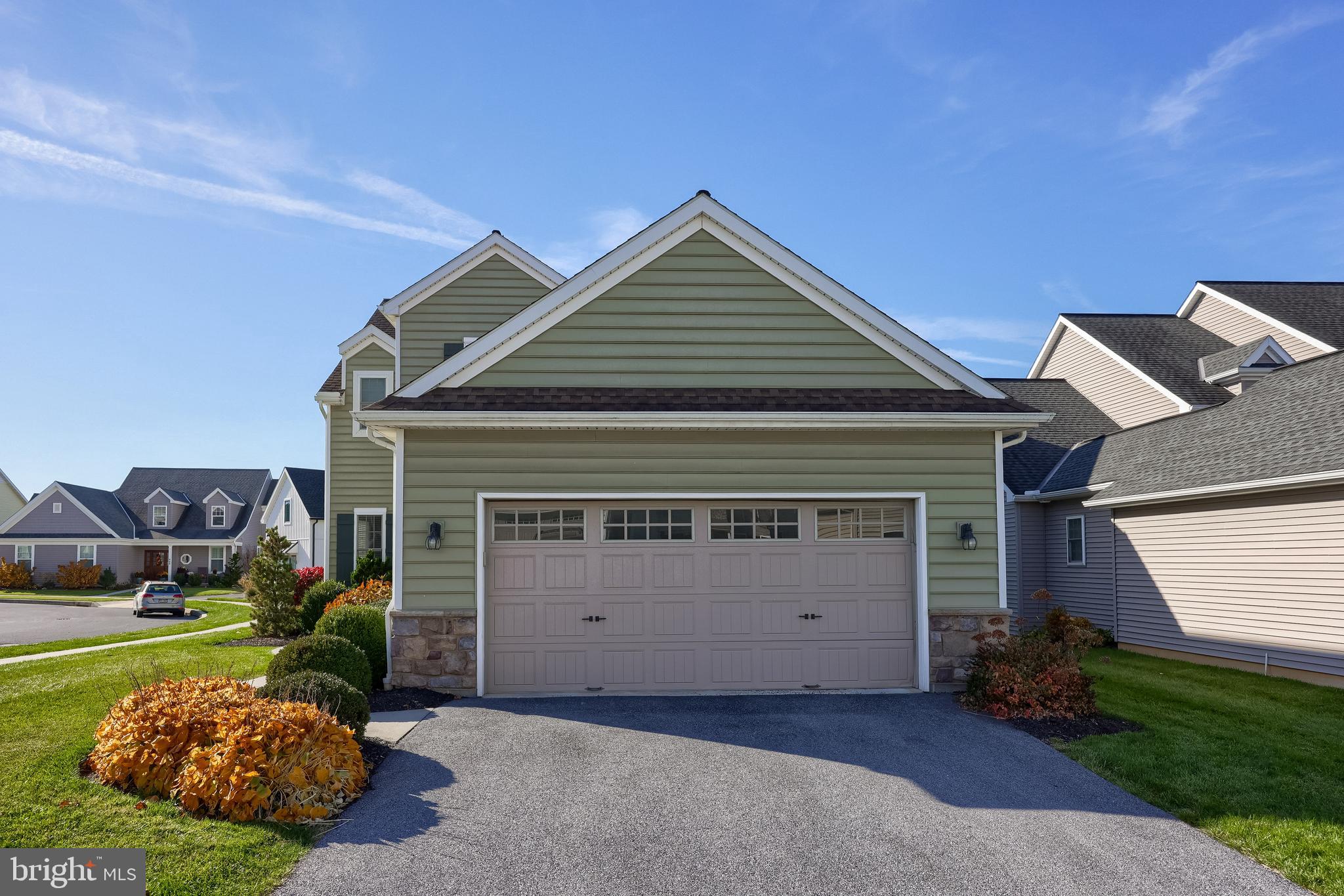 638 CHISWELL PLACE