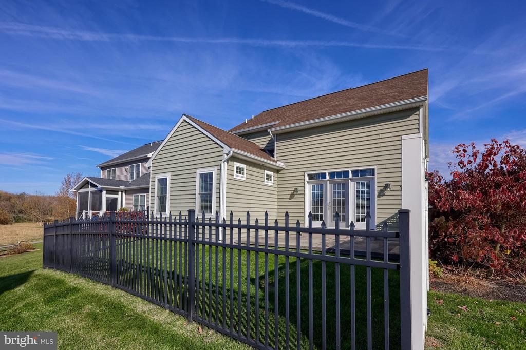 638 CHISWELL PLACE