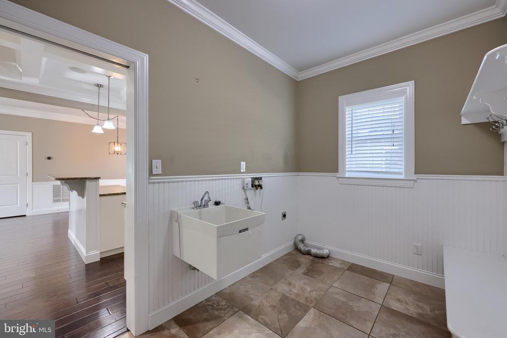 638 CHISWELL PLACE