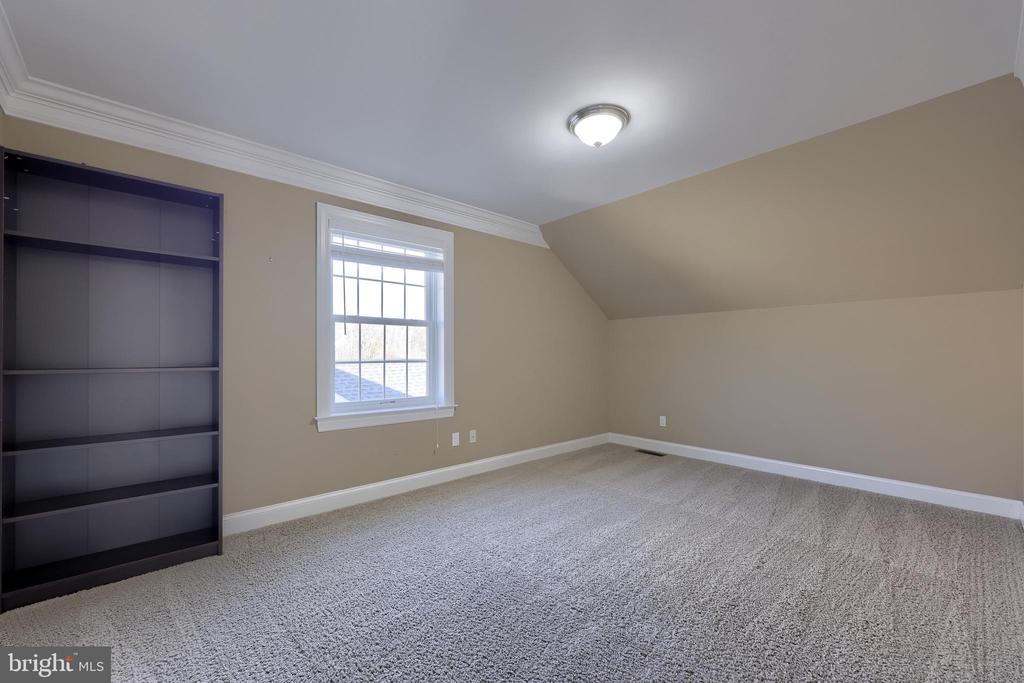 638 CHISWELL PLACE