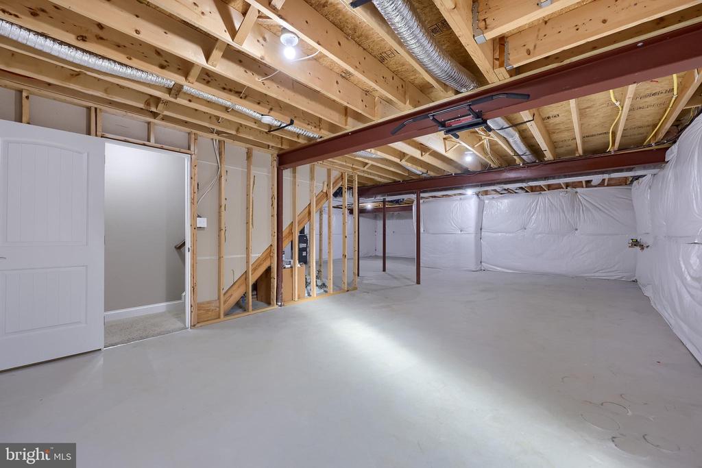 638 CHISWELL PLACE
