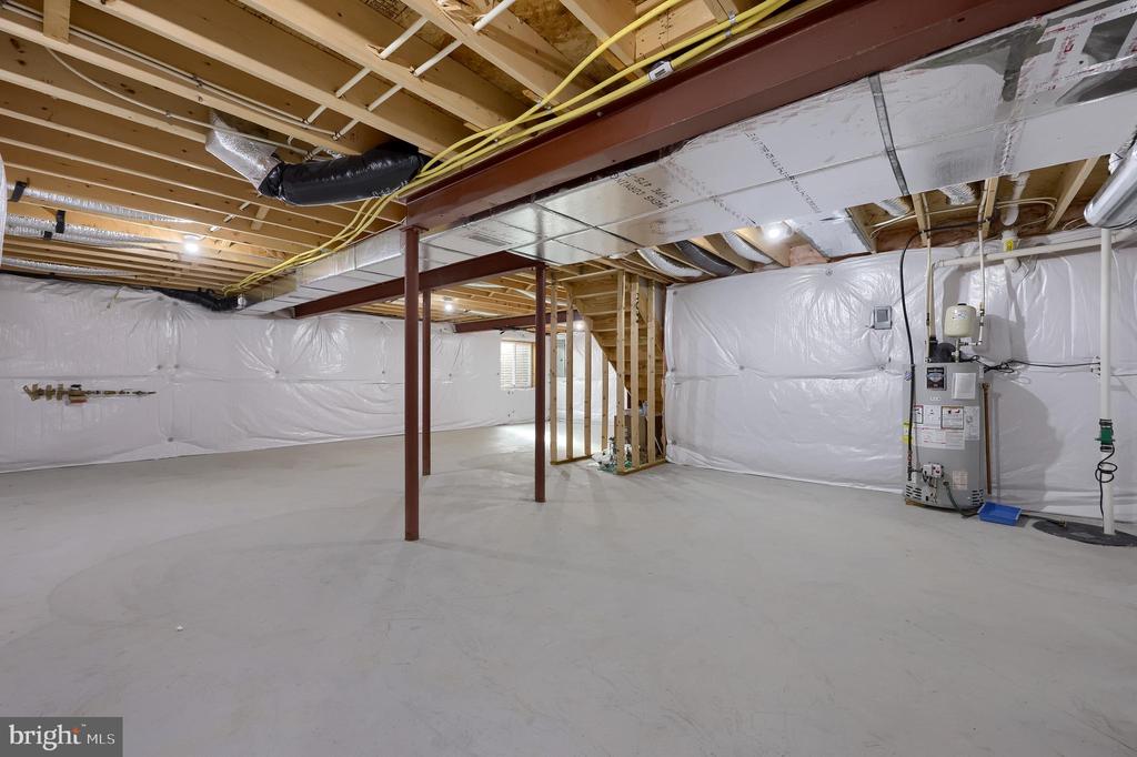 638 CHISWELL PLACE
