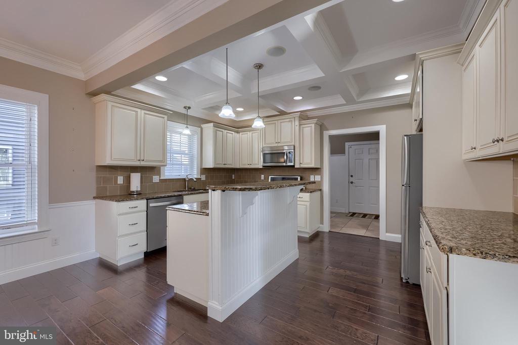 638 CHISWELL PLACE