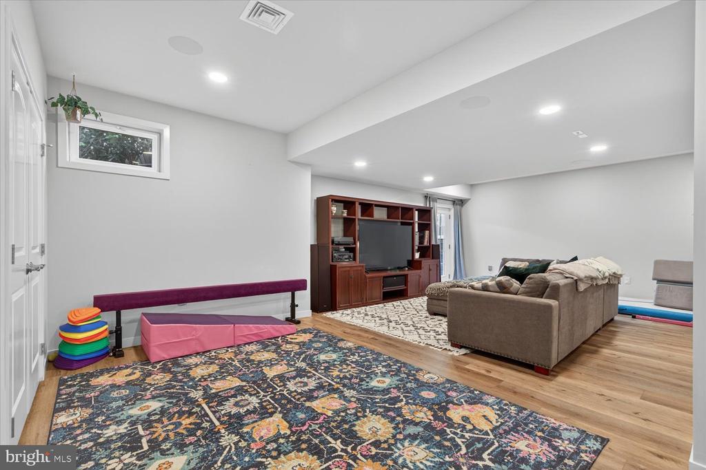 311 ECKER DRIVE