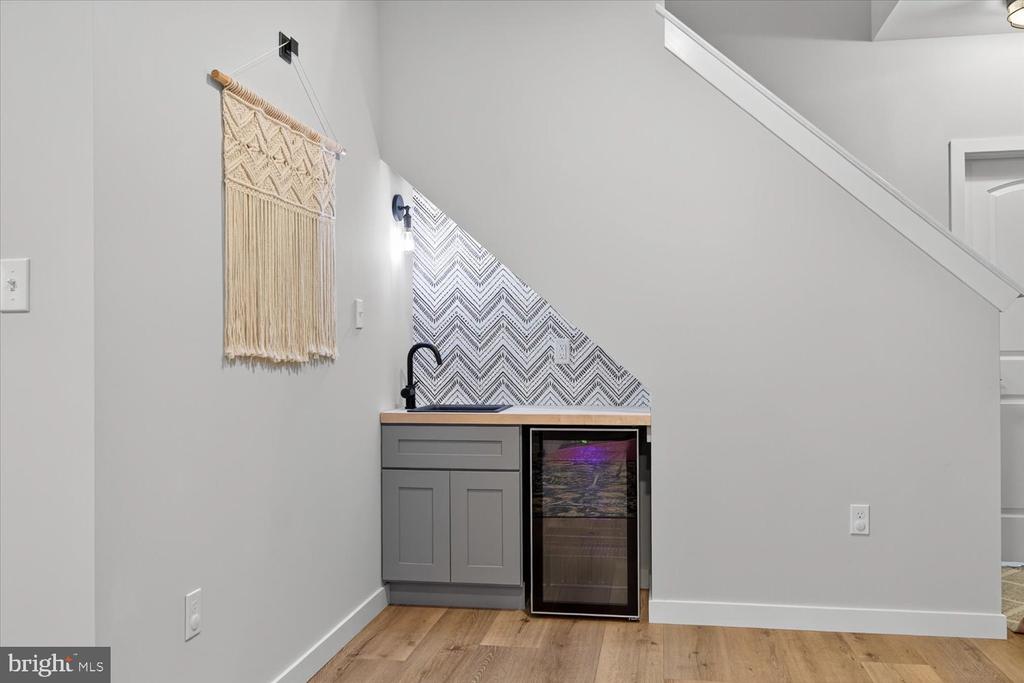 311 ECKER DRIVE