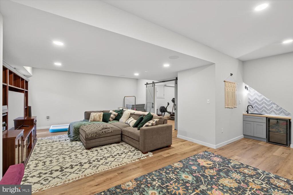 311 ECKER DRIVE