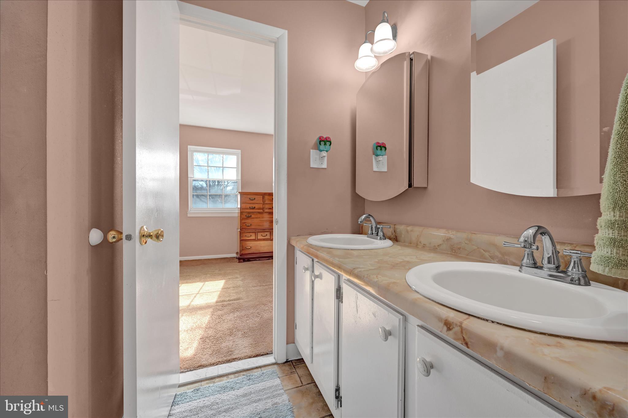 1322 BLUE JAY DRIVE