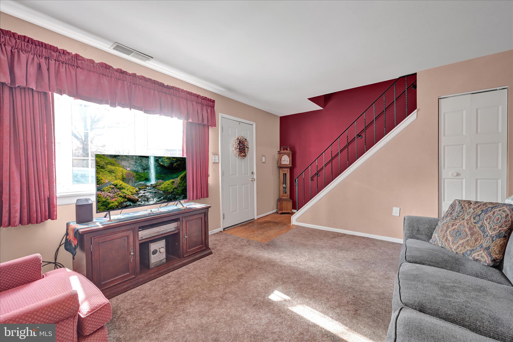1322 BLUE JAY DRIVE