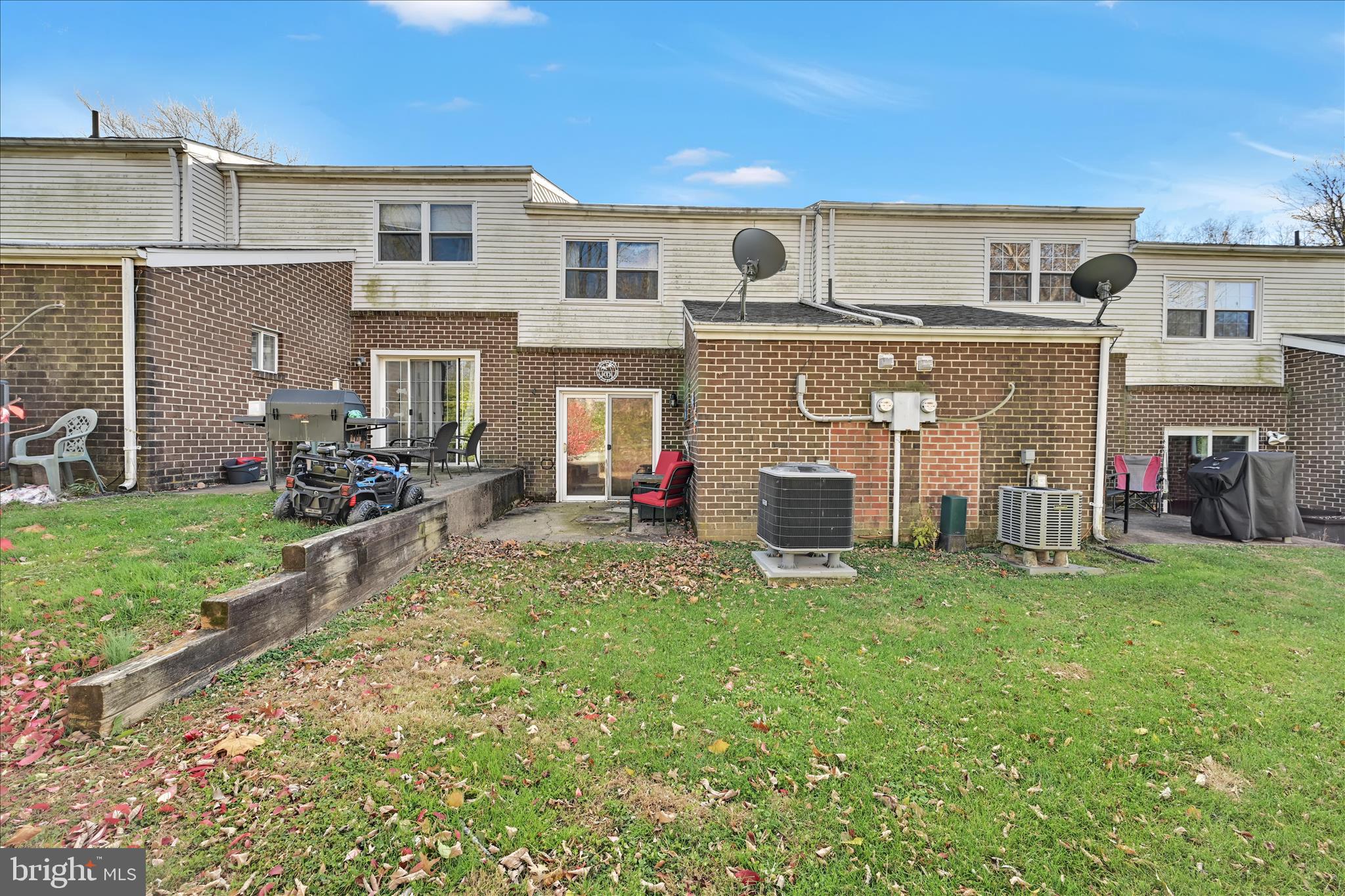1322 BLUE JAY DRIVE